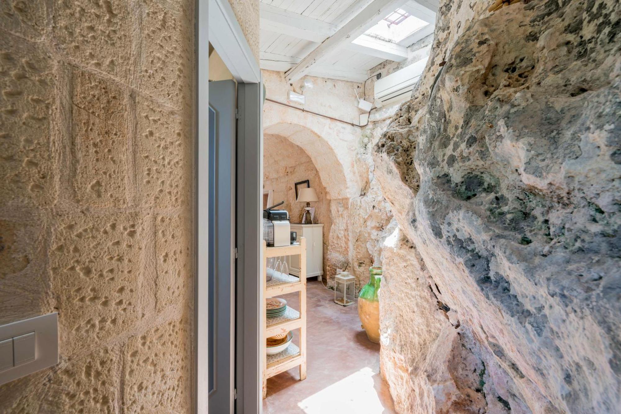 La Lamia 1864 By Rentbeat Apartment ออสตูนี ภายนอก รูปภาพ